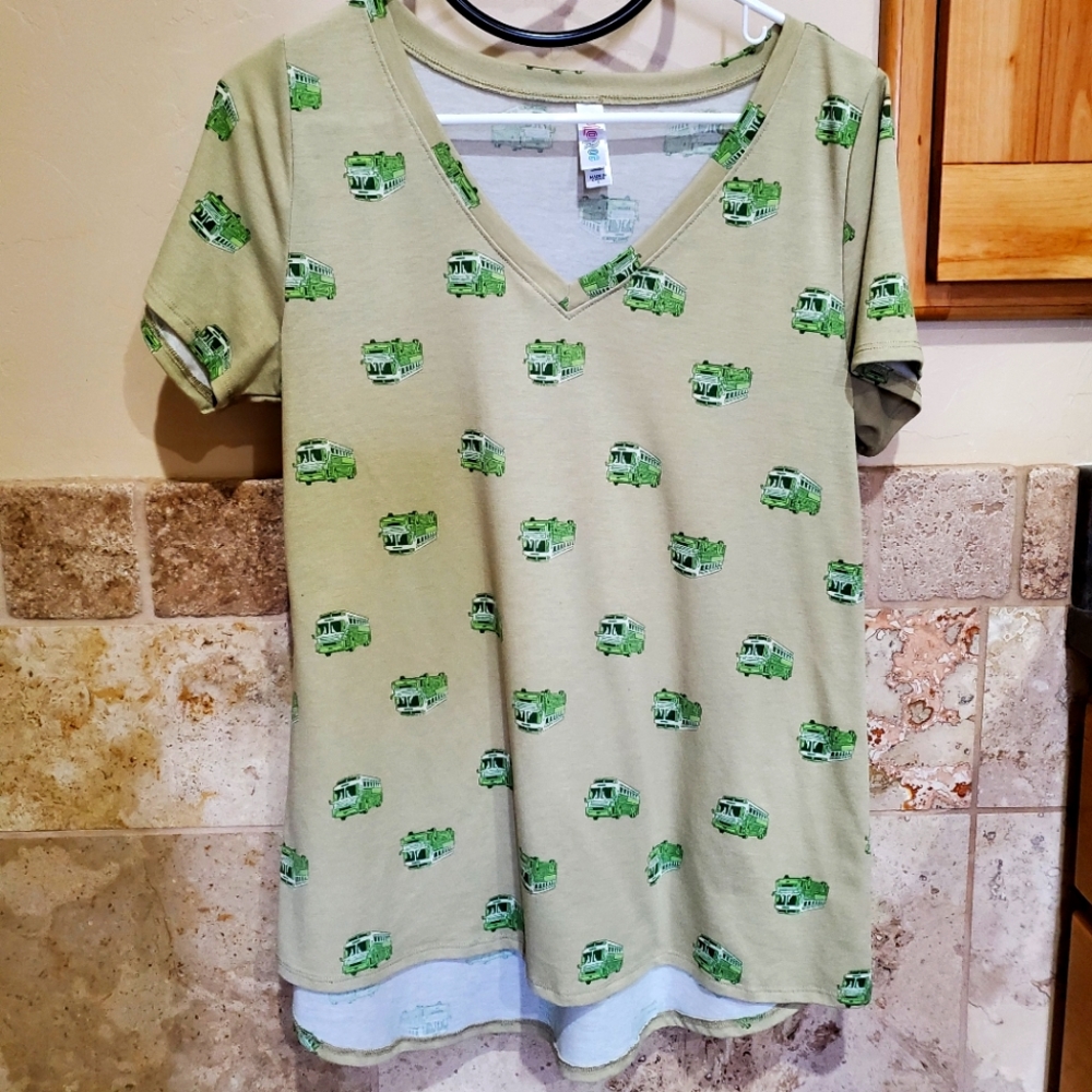 LuLaRoe V-neck Classic Tee Green Buses Size Small